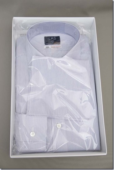 ビニール袋に入ったシャツ