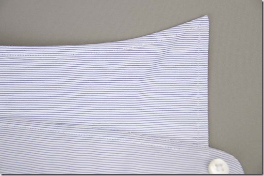 カラーキーパーが埋め込まれたタイプのシャツ襟