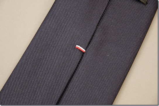 ネクタイのかんぬき止め