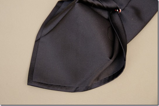 ネクタイの裏側