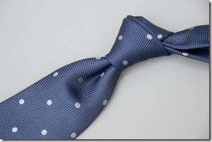 ドット柄のネクタイ