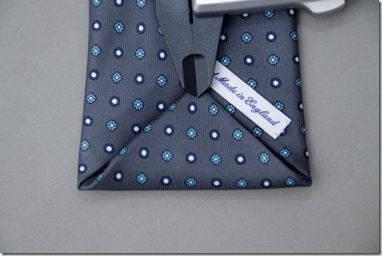 ネクタイの大剣の裏側