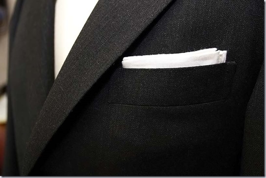 胸ポケットとポケットチーフ