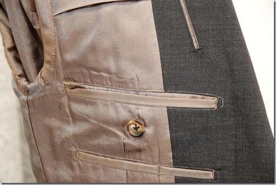 スーツの内ポケット（フタ無し）