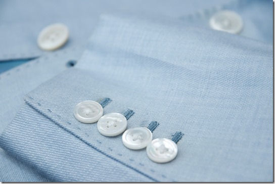 白蝶貝のジャケット袖ボタン
